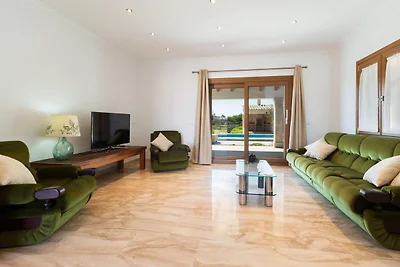 Moderne rustieke landvilla met zwembad
