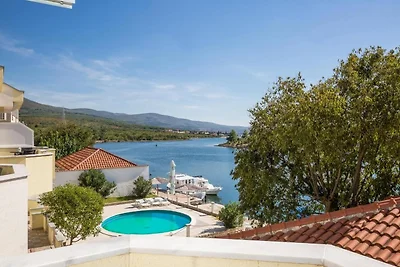 Appartamento con vista sulla piscina a...