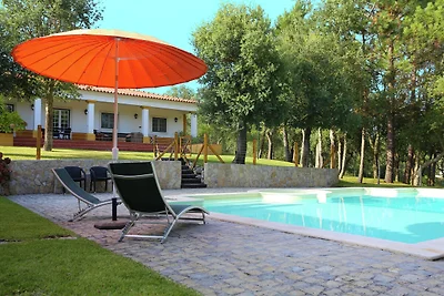 Luxuriöse Villa mit tollem Außenpool