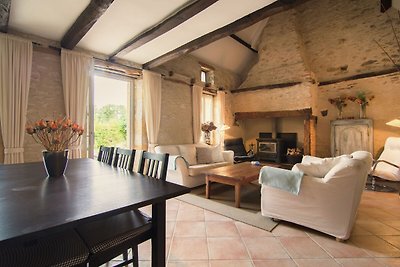 Charmantes Ferienhaus mit Swimmingpool in...