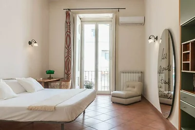 Apartamento en Nápoles con parking