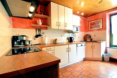 Schönes Ferienhaus in Waldnähe in Nidrum
