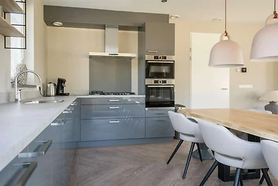 Luxuriöse Villa in Nordholland mit Garten