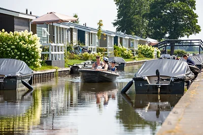 Chalet con due bagni e uno sloop, a Giethoorn