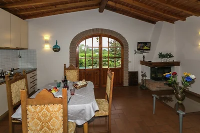 Spaziosa casa vacanze con piscina a Terranuov...