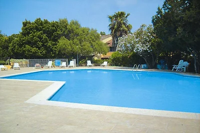 Wohnung im sardischen Stil mit Pool