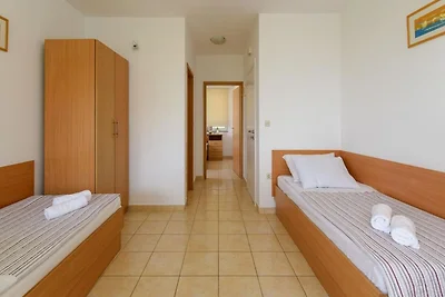 Simplistic Apartment in Sukošan mit Balkon