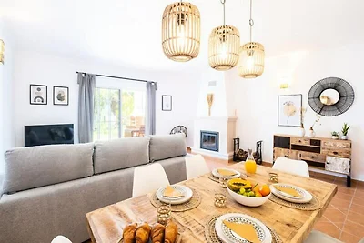 Villa in Galé mit Pool nahe Stränden