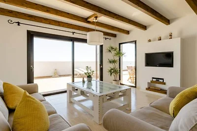 Villa mit Chill-out-Lounge und eigenem Pool i...