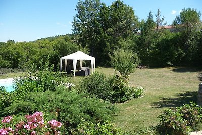 Villa rustica con piscina a Cereste, Francia