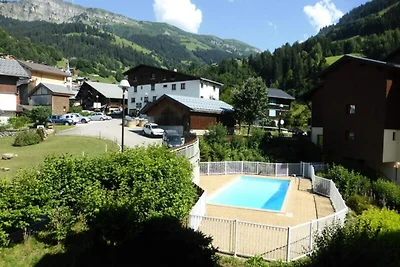 Apartment in Val Blanc mit Sommerpool