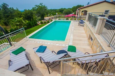 II in Villa Sunce