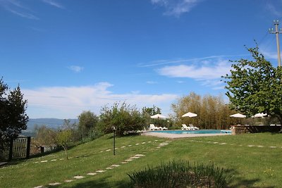 Geräumiger Bauernhof mit Swimmingpool in der...