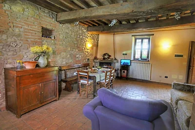 Ansprechende Wohnung in Todi mit Swimmingpool