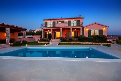 Gorgeous villa in Pinezići with private pool