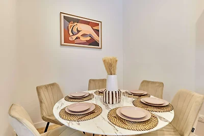 Elegante apartamento con aire acondicionado e...