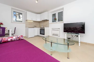 Apartment Pavlina - One Bedroom Apartment wit...
