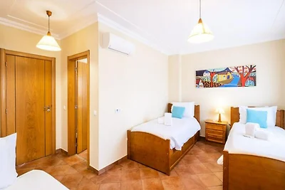 Villa bei Albufeira mit Pool & Tennis