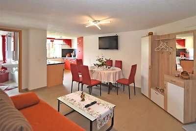 Apartment in Lichtenhain mit Garten