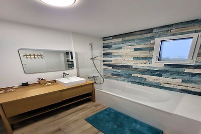 Nuova casa con piscina