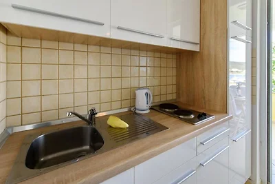 Simplistic Apartment in Sukošan mit Balkon