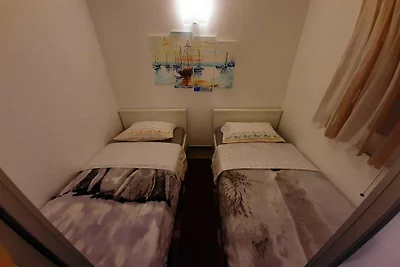 Cozy Apartments with Private Balcony Vinisce ...