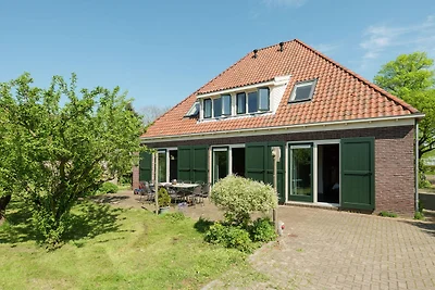 Geräumiges Bauernhaus in waldreicher Umgebung