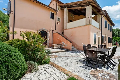 Belvilla di OYO La Farnia