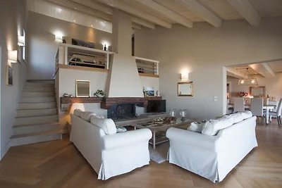 Moderne Villa in Magione mit Swimmingpool