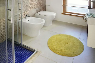 Geräumiges Ferienhaus in Magazzini mit Garten