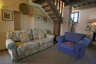 Ansprechende Wohnung in Todi mit Swimmingpool