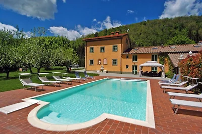 Deliziosa villa con sauna a Pistoia
