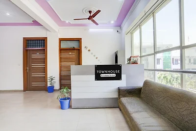Super Townhouse Sektor 4 Gurgaon