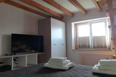 Secluded Authentic Apartment with Terrace - S...