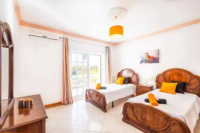 Ländliche Villa in Albufeira