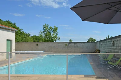 Villa semplicistica a Barjac con piscina
