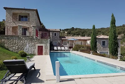 Ferienhaus mit Aussicht und privatem Pool