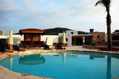 Spacious Villa in Balearic Islands with Swimm...