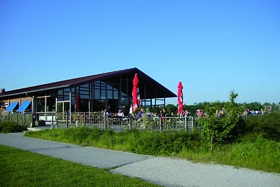 Strohgedeckte Villa mit Geschirrspüler, 2 km ...