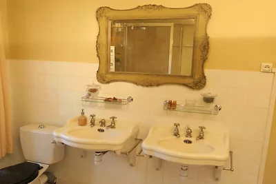 Gemütliches Schloss in Onlay mit Swimmingpool