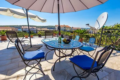 Luxury Rab Apartment with Terrace - One Bedro...