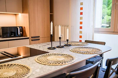 Elegant and Scenic Peaceful Apartments Portor...