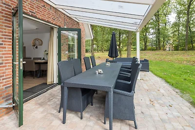 Lux. Ferienhaus mit Whirlpool und Sonnendusch...