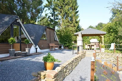 Hut in het bos, comfortabel, mooie overdekt...