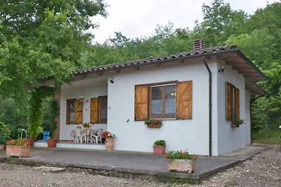 Ferienhaus in Magione mit Garten