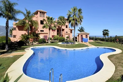 Moderne Wohnung in Ojén mit Schwimmbad