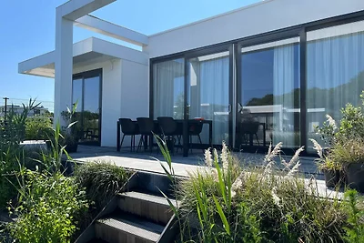 Bella villa a Zeewolde con giardino