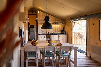 Glamping tent op aan het IJsselmeer