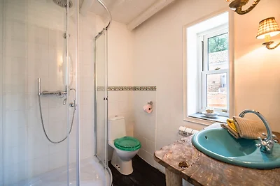 Villa in Artigat mit Terrasse