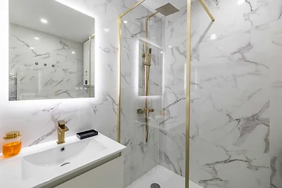 Elegantes Apartment mit Balkon in Strandnähe ...